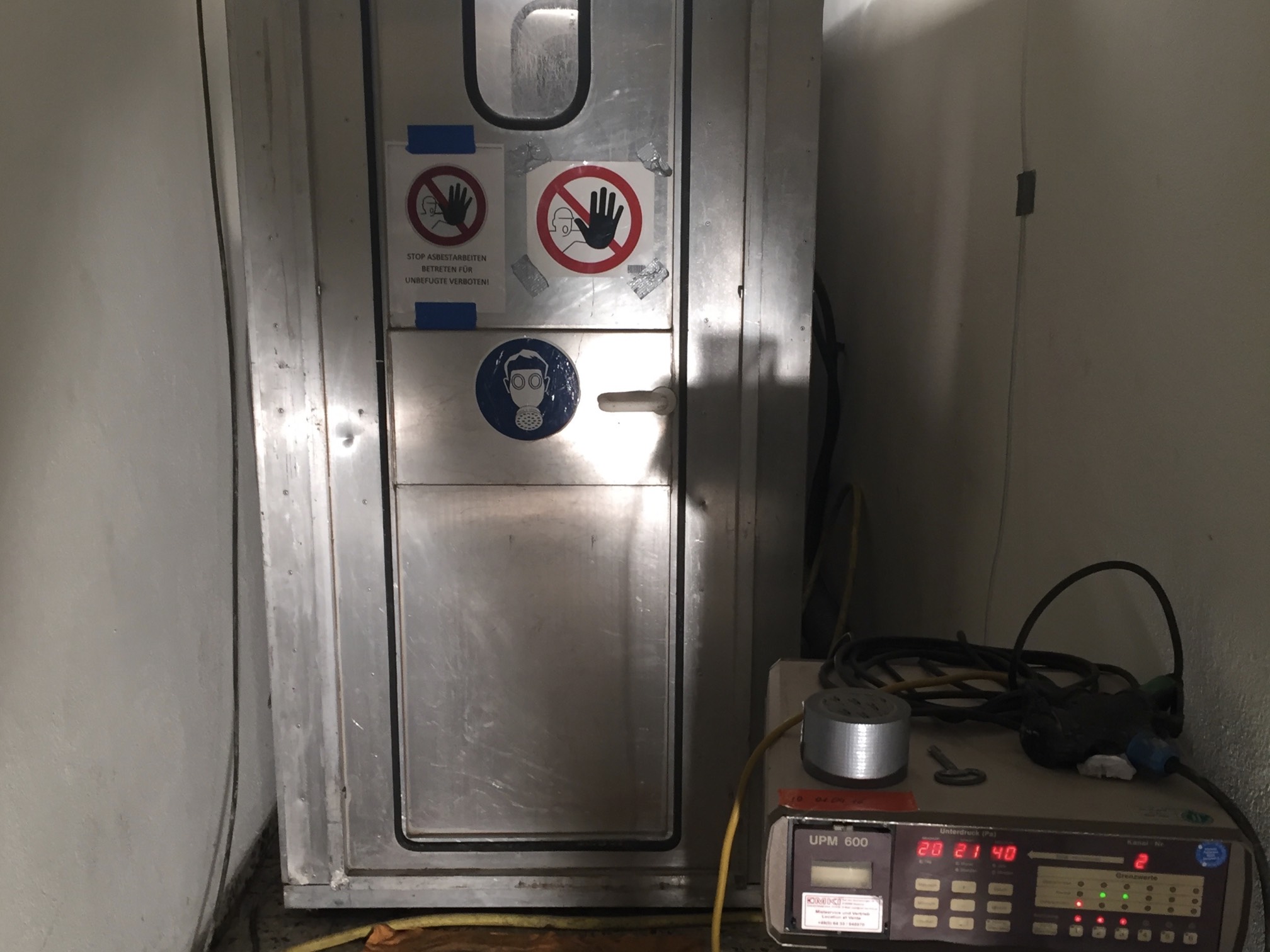 Schleuse Schwarz-Weiss Bereich